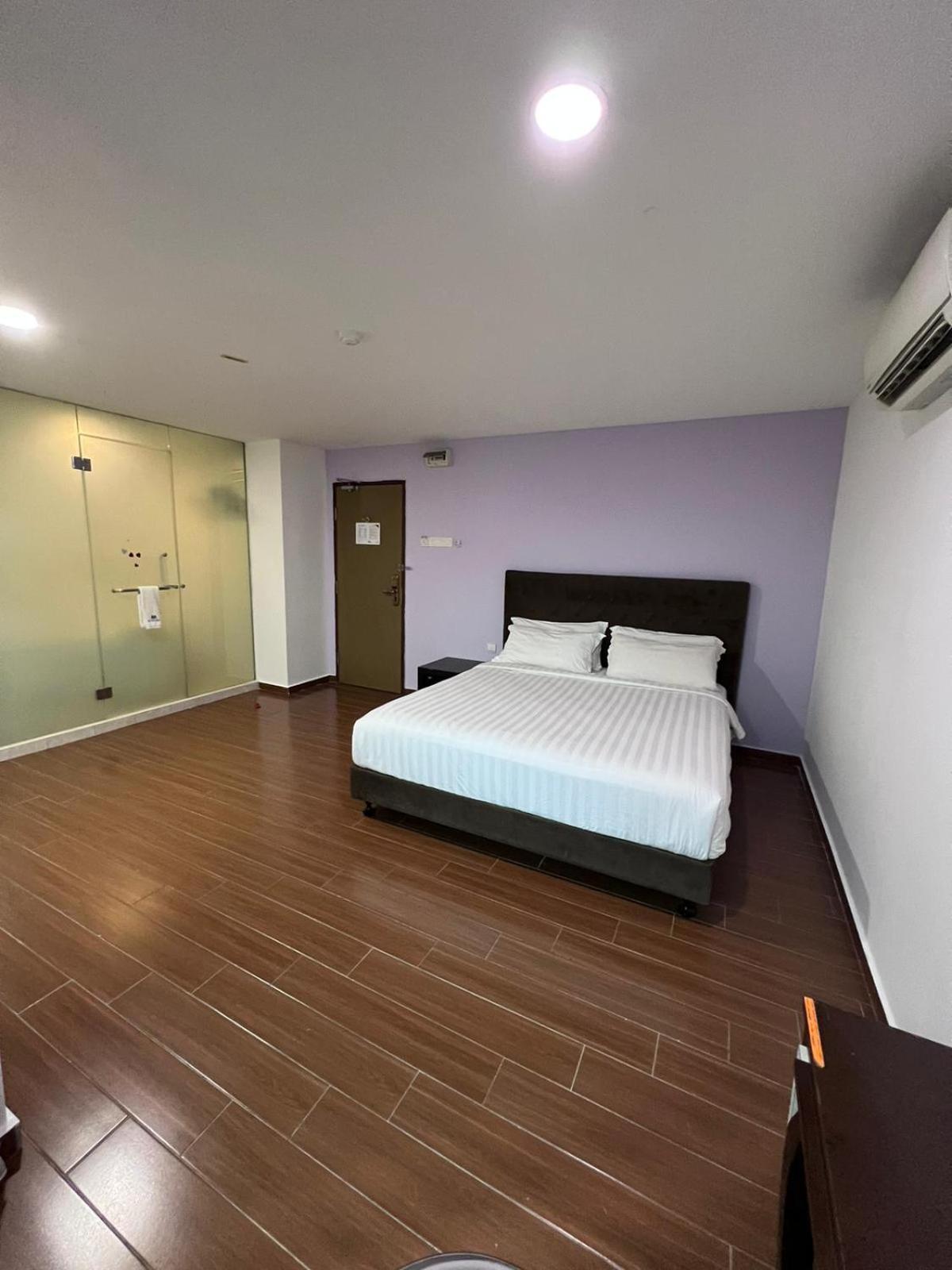 Elmark Johor Hotel 2*